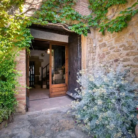 Canapost Feriehus Peratallada