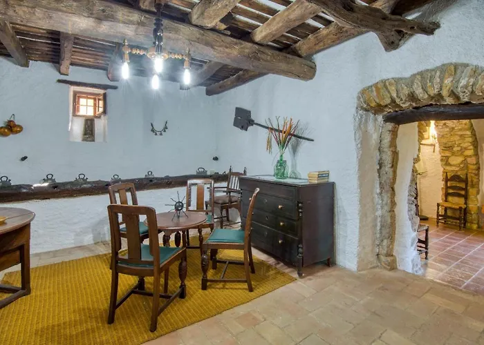 Canapost Peratallada