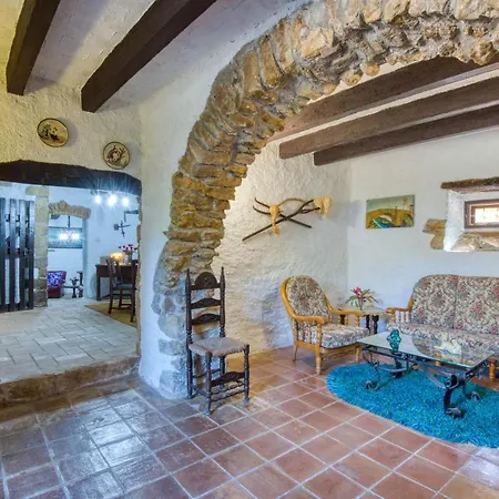 Canapost Holiday home Peratallada