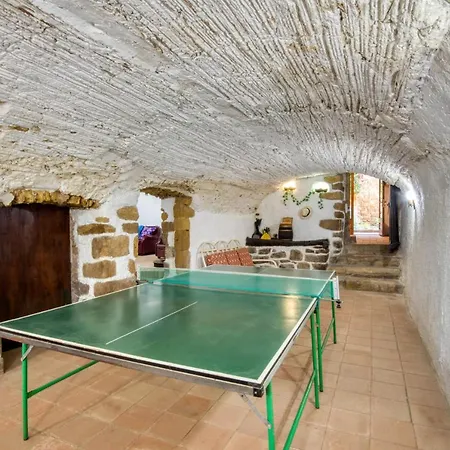 Canapost Peratallada