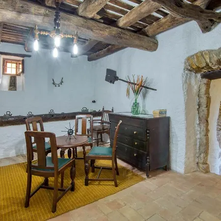 Canapost Peratallada